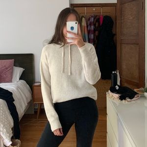 UNIQLO SOFT FUZZY HOODIE SWEATSHIRT SIZE S CREAM